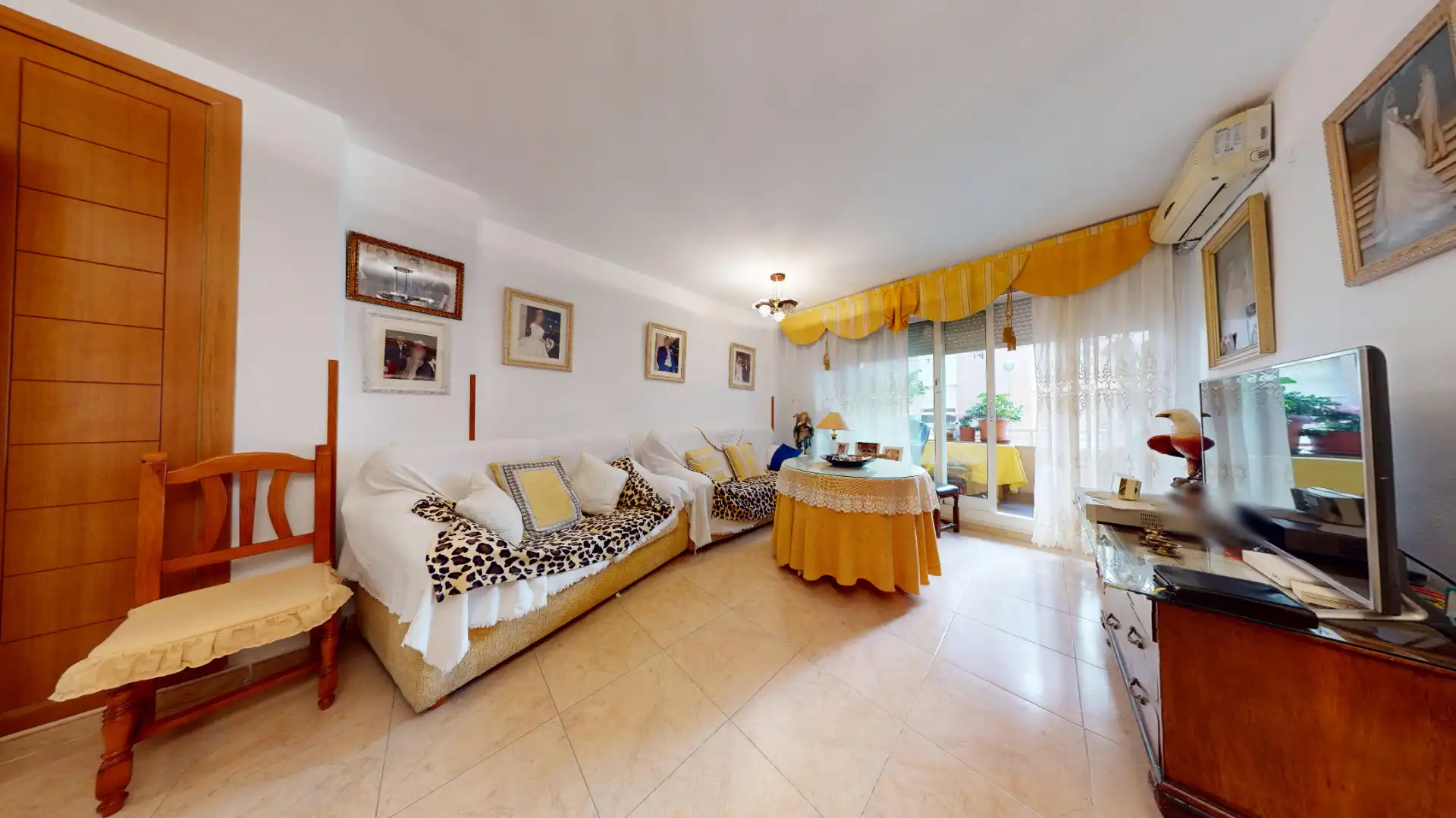 Sala de estar de Piso en venta en Sant Joan d'Alacant con Aire acondicionado, Terraza y Amueblado