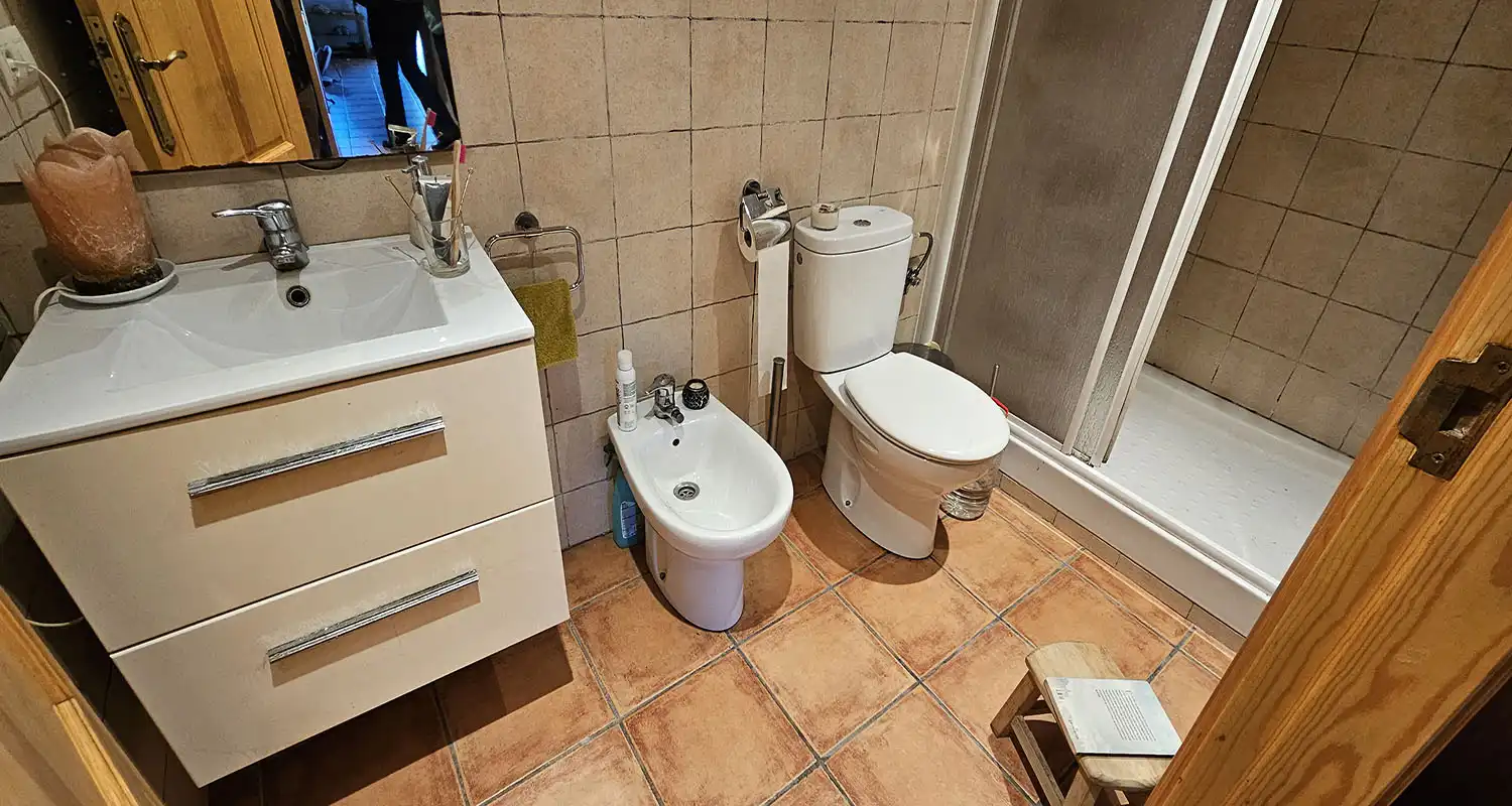 Baño de Finca rústica en venta en Sant Celoni con Aire acondicionado, Calefacción y Jardín privado