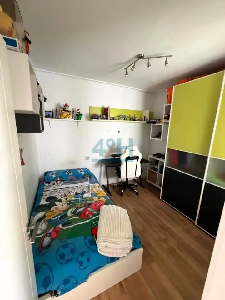 Dormitori de Pis en venda en Ourense Capital  amb Calefacció i Traster