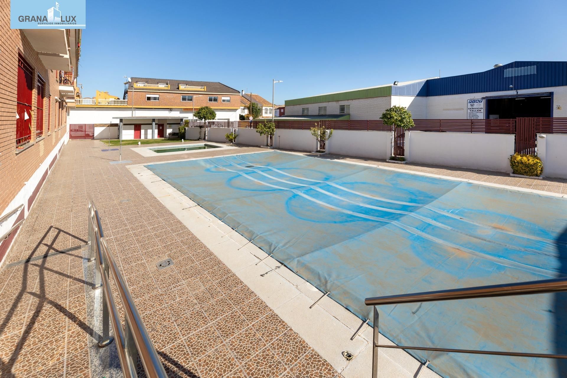Piscina de Piso en venta en Churriana de la Vega con Terraza