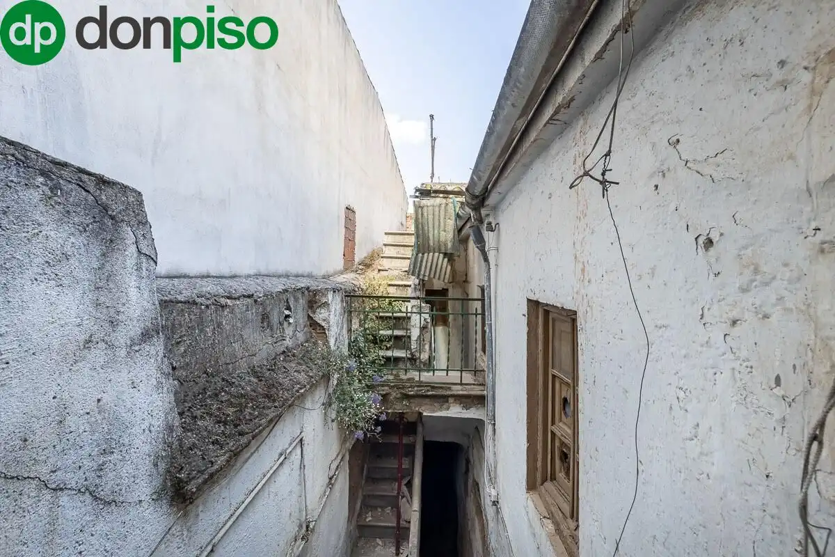 Exterior view of Houses for sale in Granada  with Terrace and Balcony