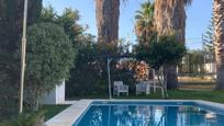 Piscina de Casa o xalet en venda en Chiclana de la Frontera amb Aire condicionat, Calefacció i Jardí privat