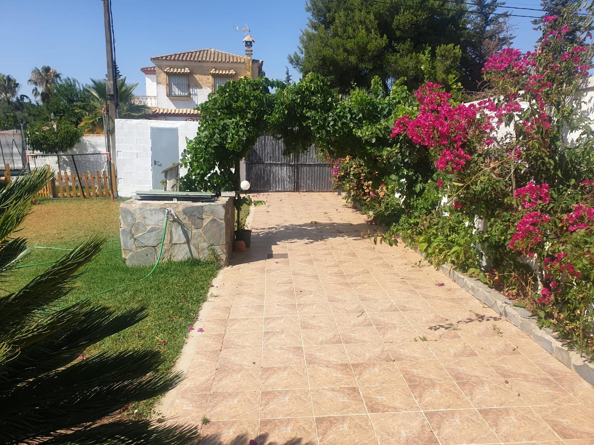 Garden of House or chalet for sale in Chiclana de la Frontera  with Air Conditioner, Terrace and Swimming Pool