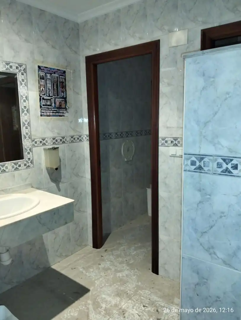 Baño de Nave industrial de alquiler en Sevilla