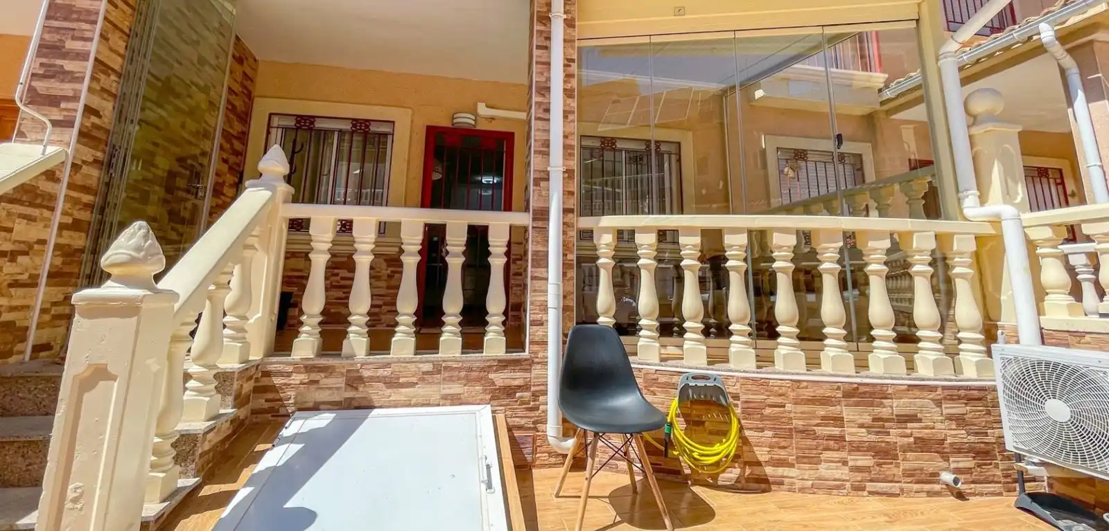 Reihenhaus mit Pool zum Verkauf in N/A, imagen 3