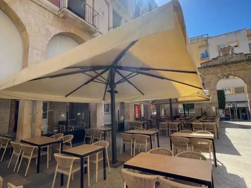 Local comercial en traspaso en Carrer de les Peixateries 6