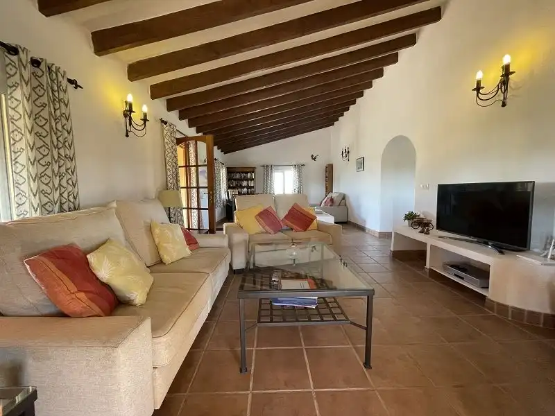 Sala de estar de Finca rústica en venta en Llucmajor con Aire acondicionado, Calefacción y Jardín privado