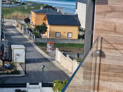 Vista exterior de Àtic en venda en Barreiros amb Calefacció, Terrassa i Traster