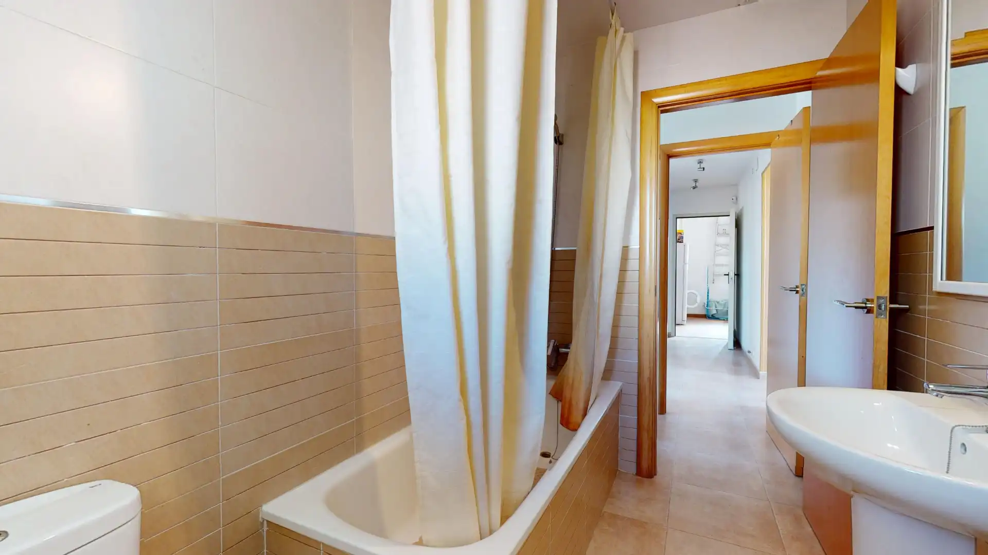 Bathroom of Houses for sale in Aiguamúrcia  with Private garden, Furnished and Oven