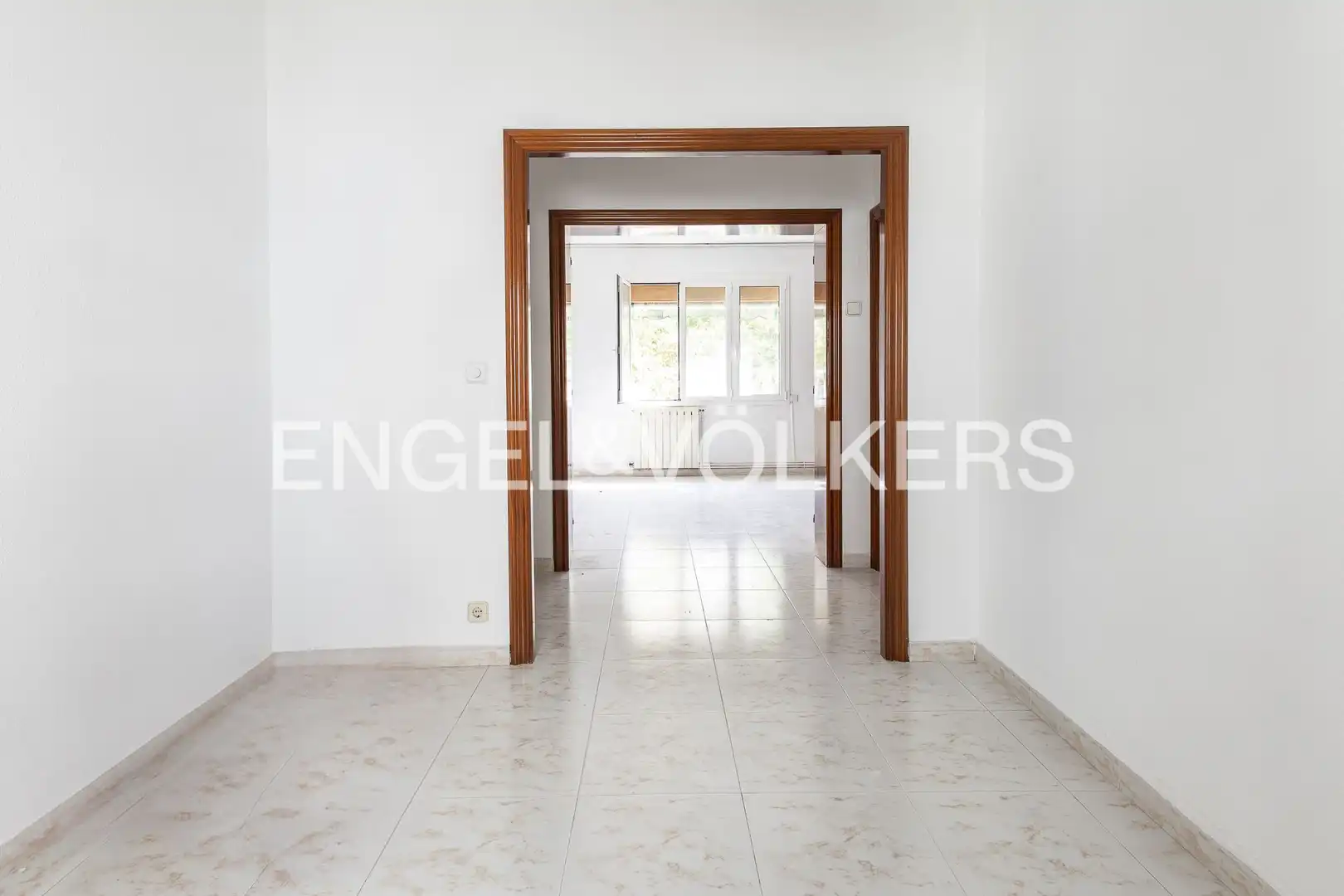 Flat for sale in Barcelona  with Air Conditioner and Heating