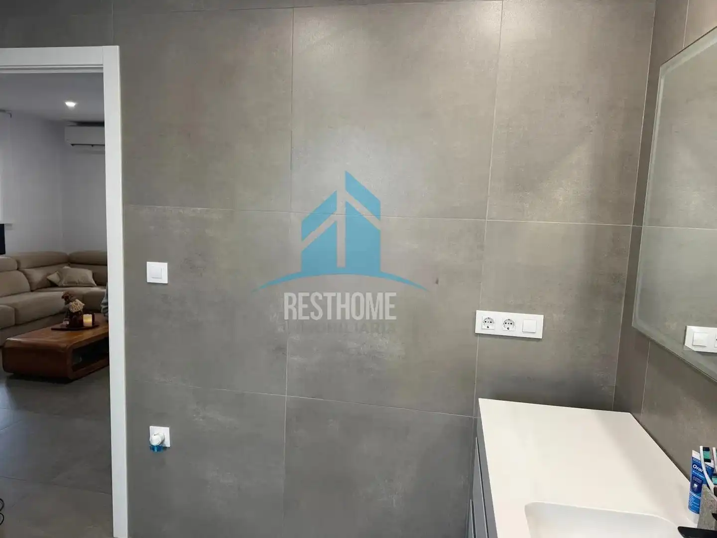 Bathroom of Houses for sale in Oliva  with Air Conditioner, Heating and Private garden