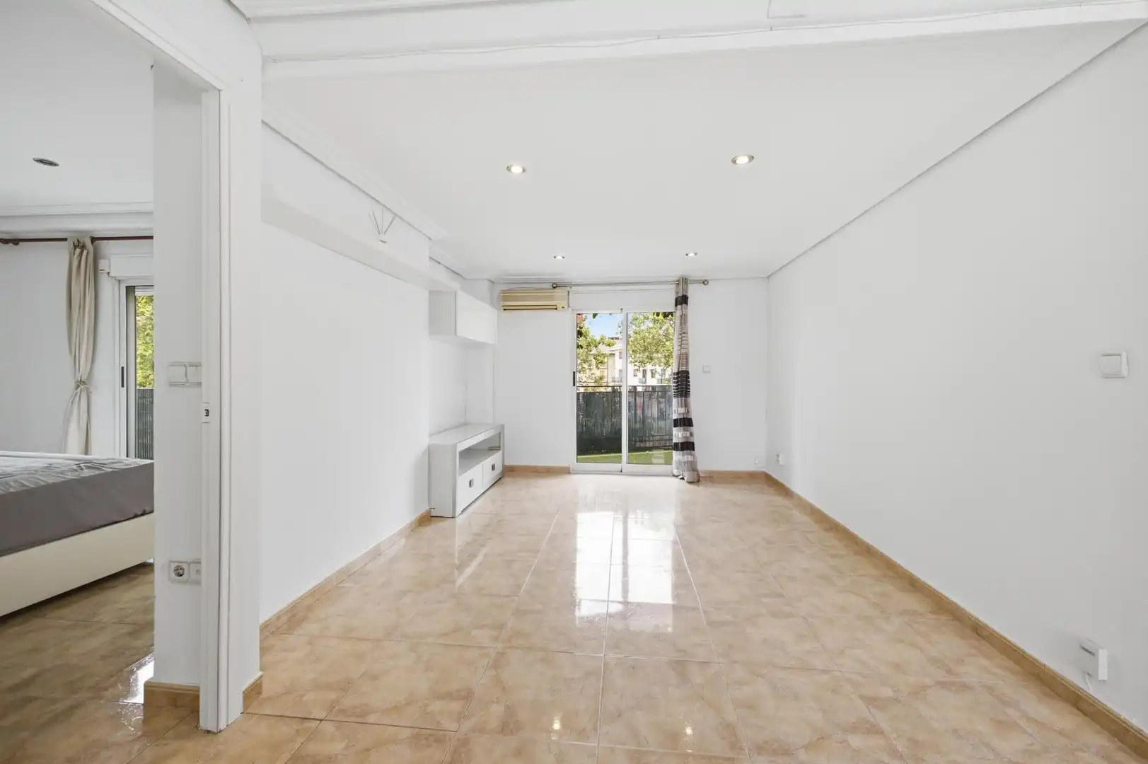 Exterior view of Flat for sale in Godella  with Air Conditioner, Terrace and Balcony