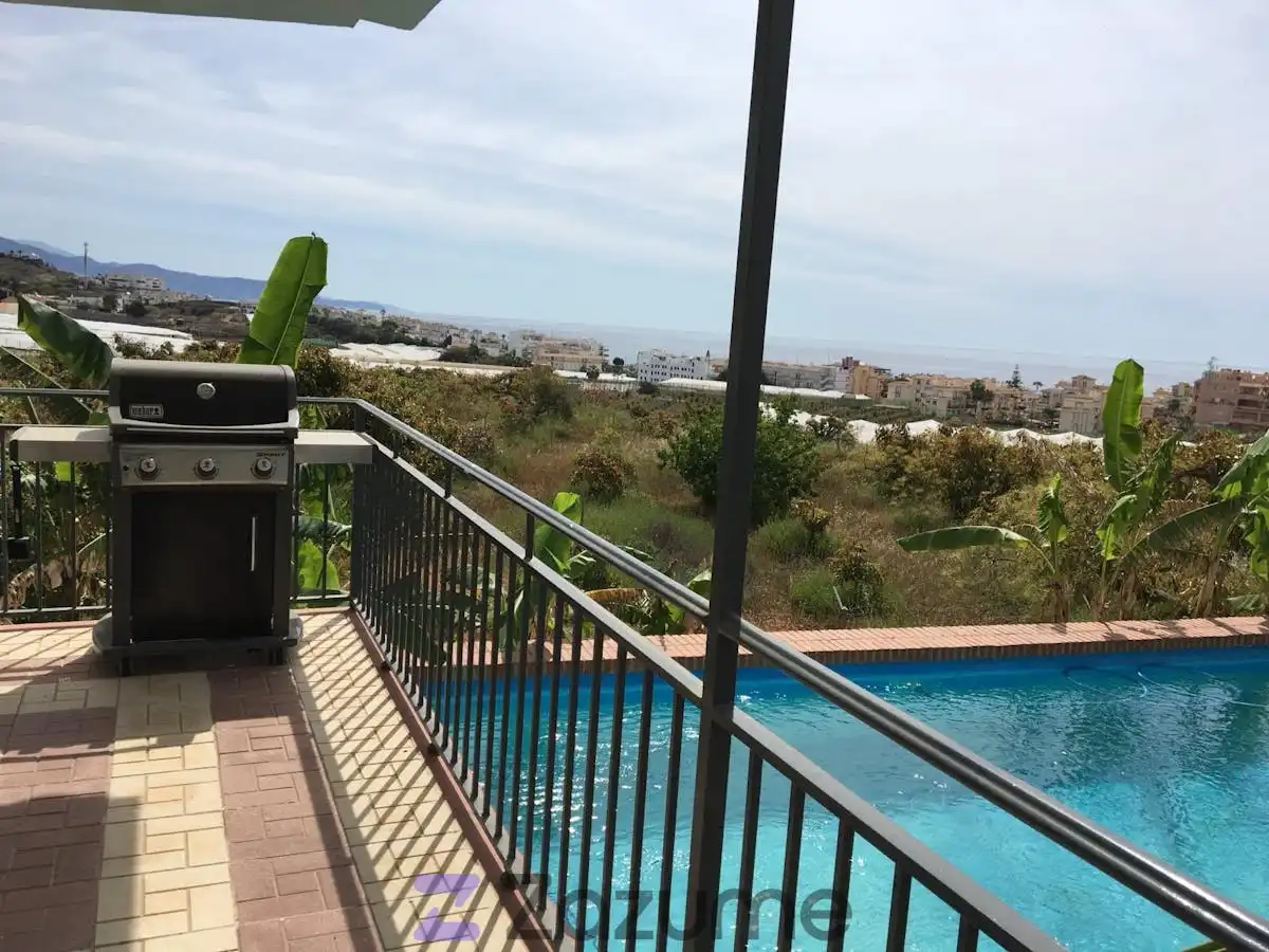 Schwimmbecken von Haus oder Chalet zur Miete in Torrox mit Privatgarten, Terrasse und Schwimmbad