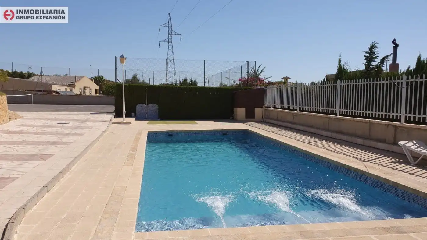 Piscina de Casa o xalet en venda en Elche / Elx amb Calefacció, Jardí privat i Terrassa