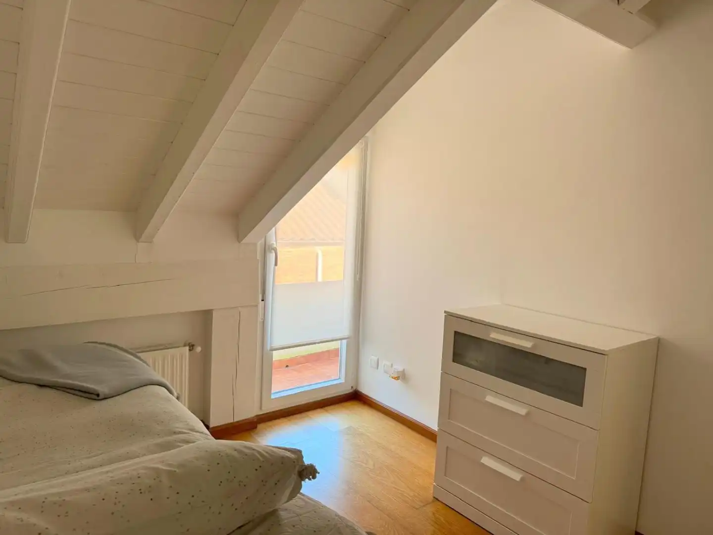 Habitación de Casa adosada en venta en Torrelavega  con Calefacción, Terraza y Balcón