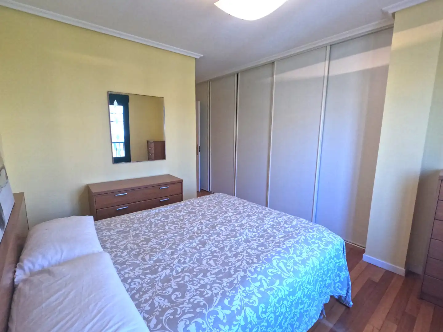 Schlafzimmer von Wohnung zur Miete in Santander mit Heizung, Möbliert und Ofen