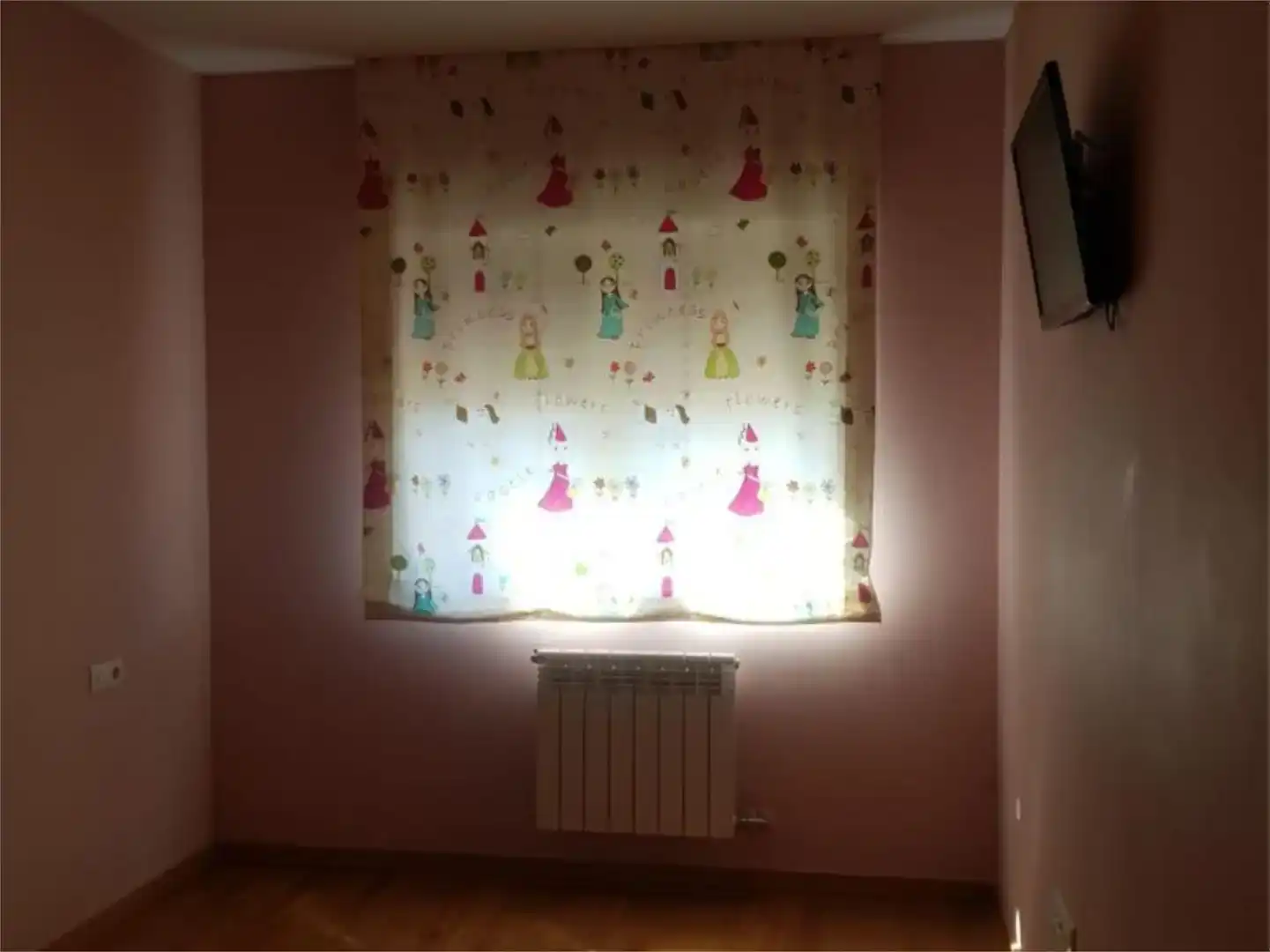 Dormitori de Casa adosada en venda en Cabañas Raras amb Jardí privat, Parquet i Moblat