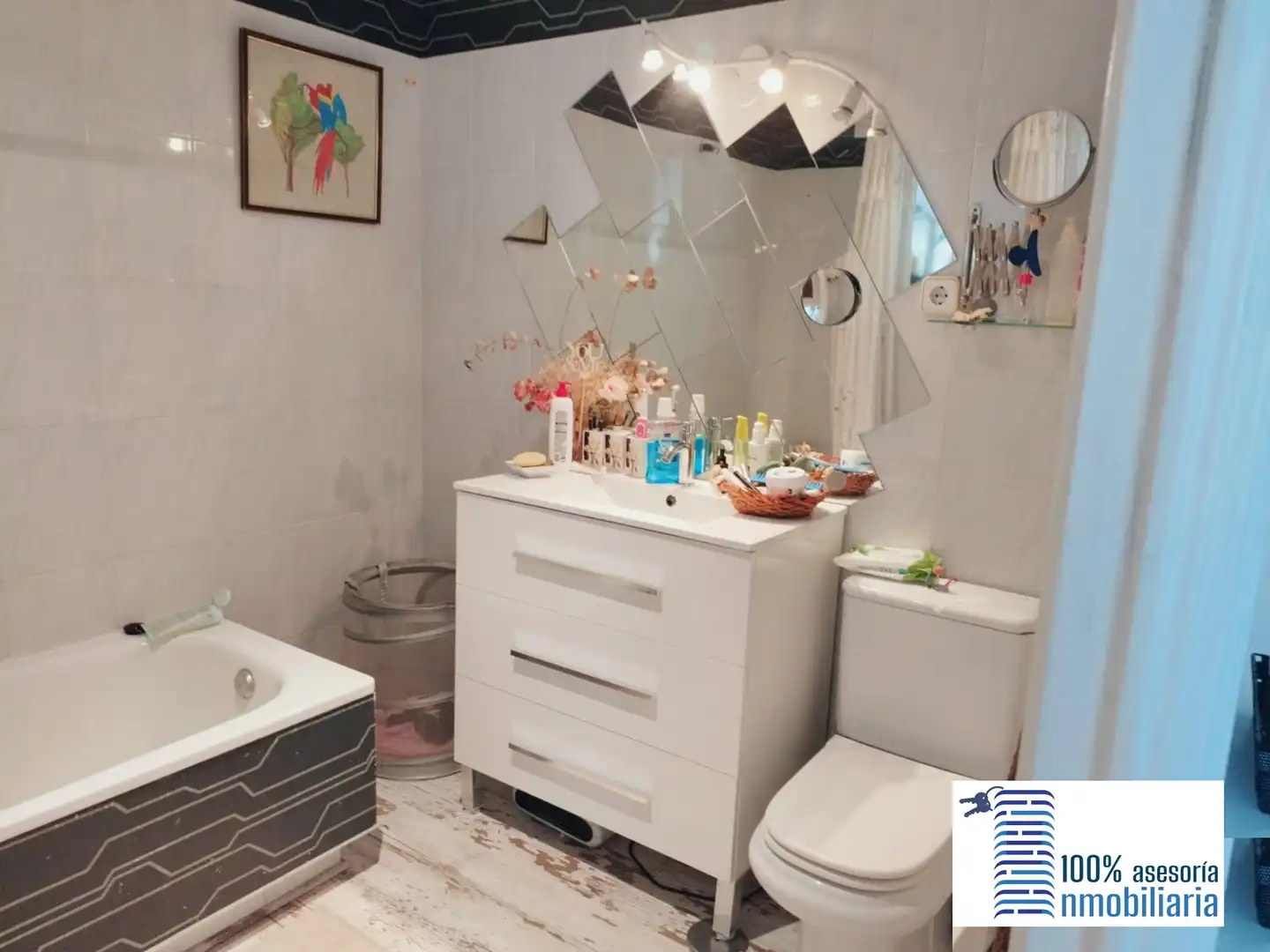 Baño de Casa adosada en venta en Perales de Tajuña con Aire acondicionado, Calefacción y Jardín privado