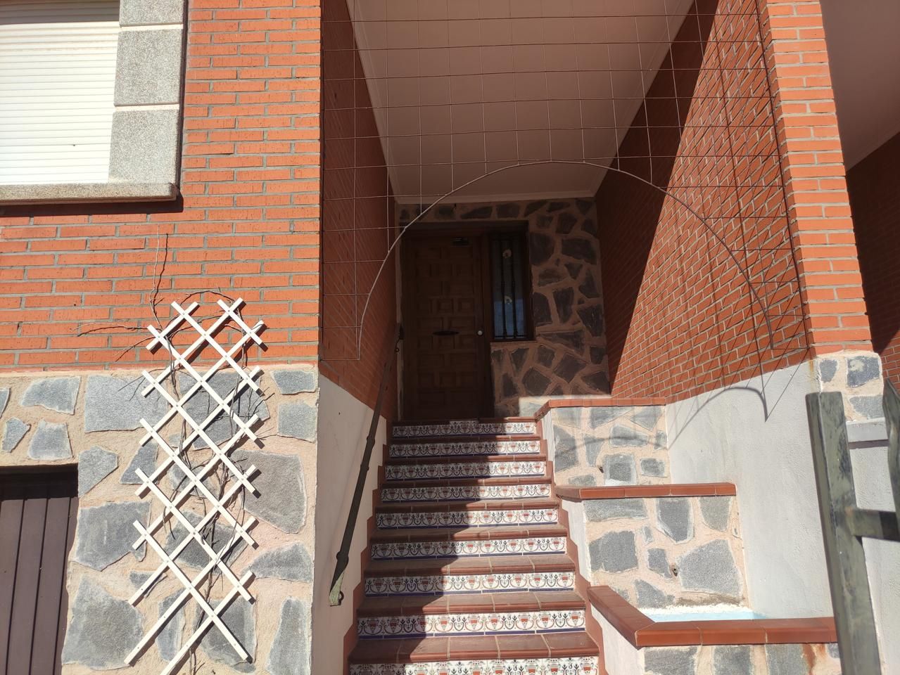 Casa adosada en venda en Consuegra amb Calefacció, Jardí privat i Terrassa