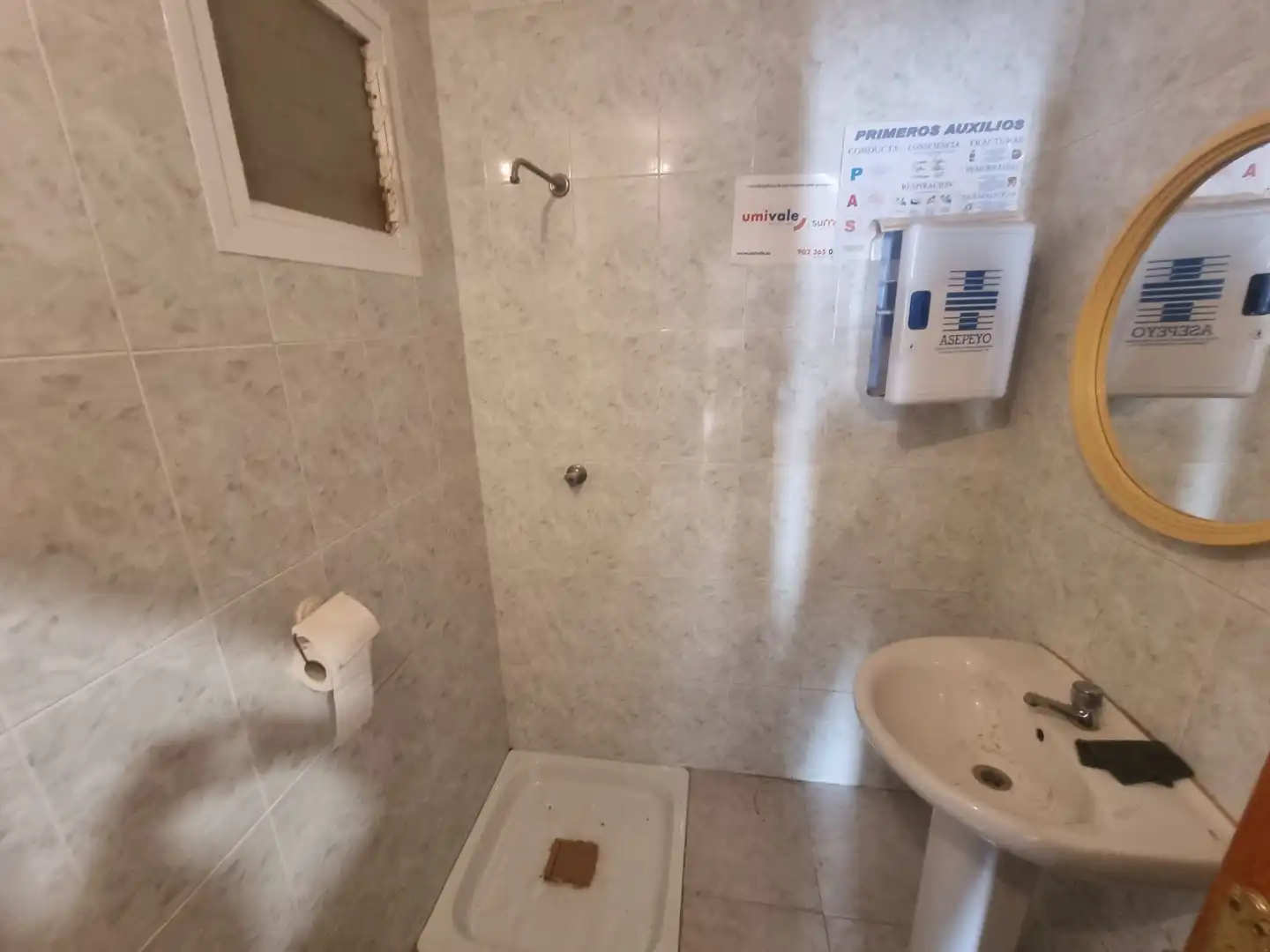 Bathroom of Industrial buildings for sale in Alhama de Almería