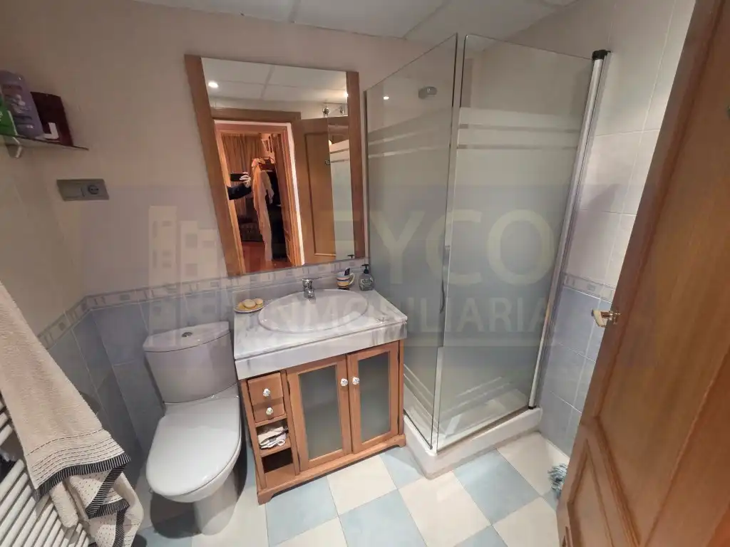 Baño de Piso en venta en  Logroño con Piscina