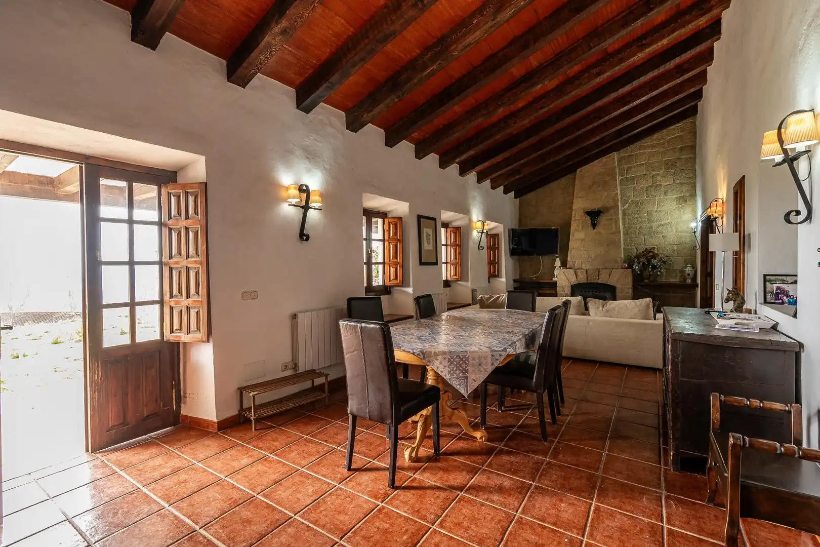 Comedor de Finca rústica en venta en Villanueva de la Concepción con Terraza, Piscina y Amueblado