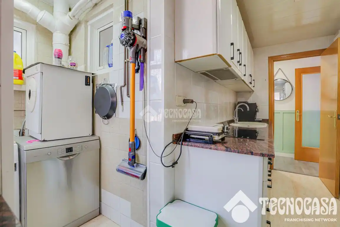 Kitchen of Flat for sale in Terrassa  with Heating and Balcony