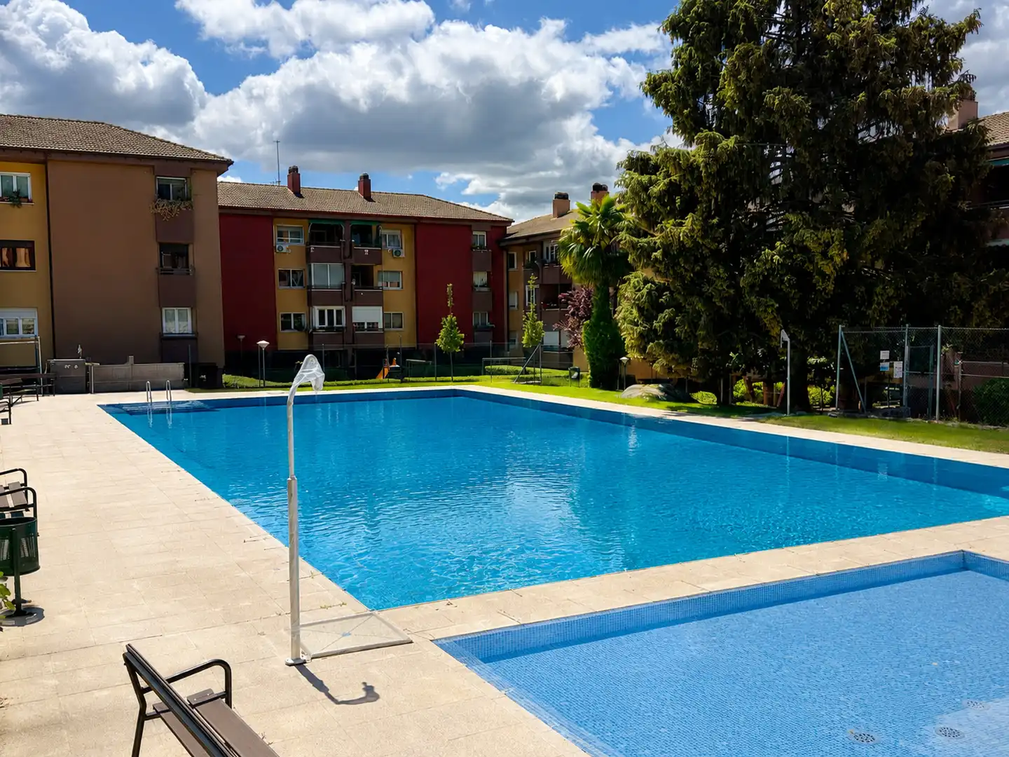 Schwimmbecken von Einfamilien-Reihenhaus zur Miete in Hoyo de Manzanares mit Privatgarten und Gemeinschaftspool