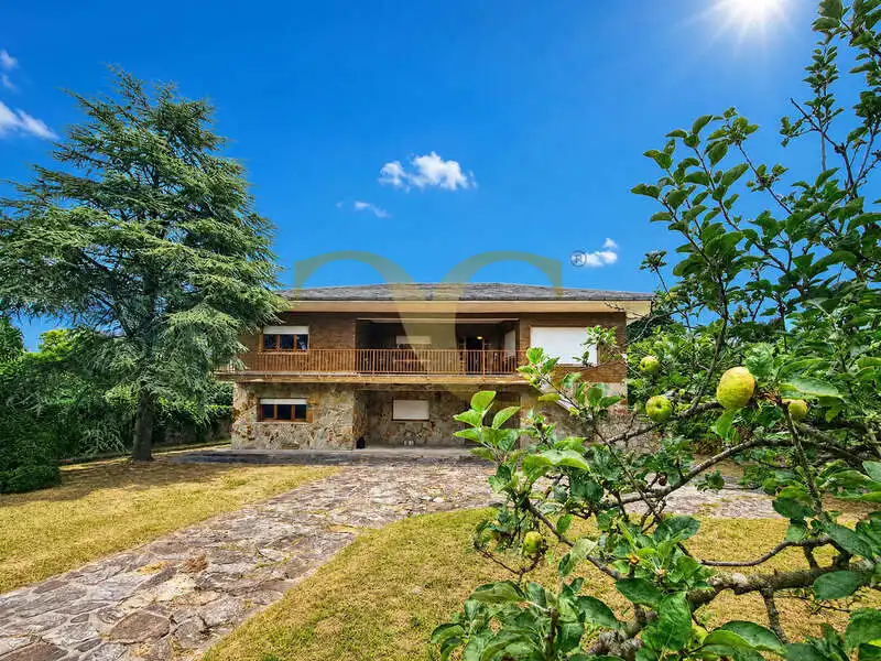 Vista exterior de Casa o xalet en venda en Cudillero amb Calefacció, Jardí privat i Moblat