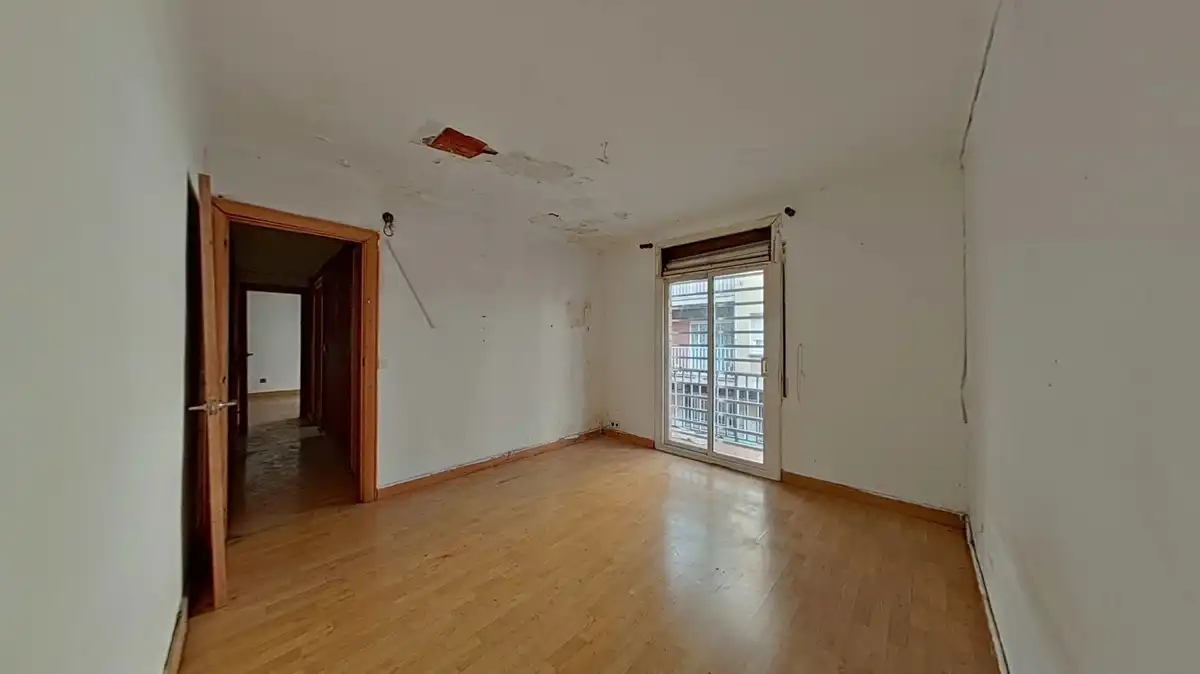 Habitación de Piso en venta en Cerdanyola del Vallès con Balcón