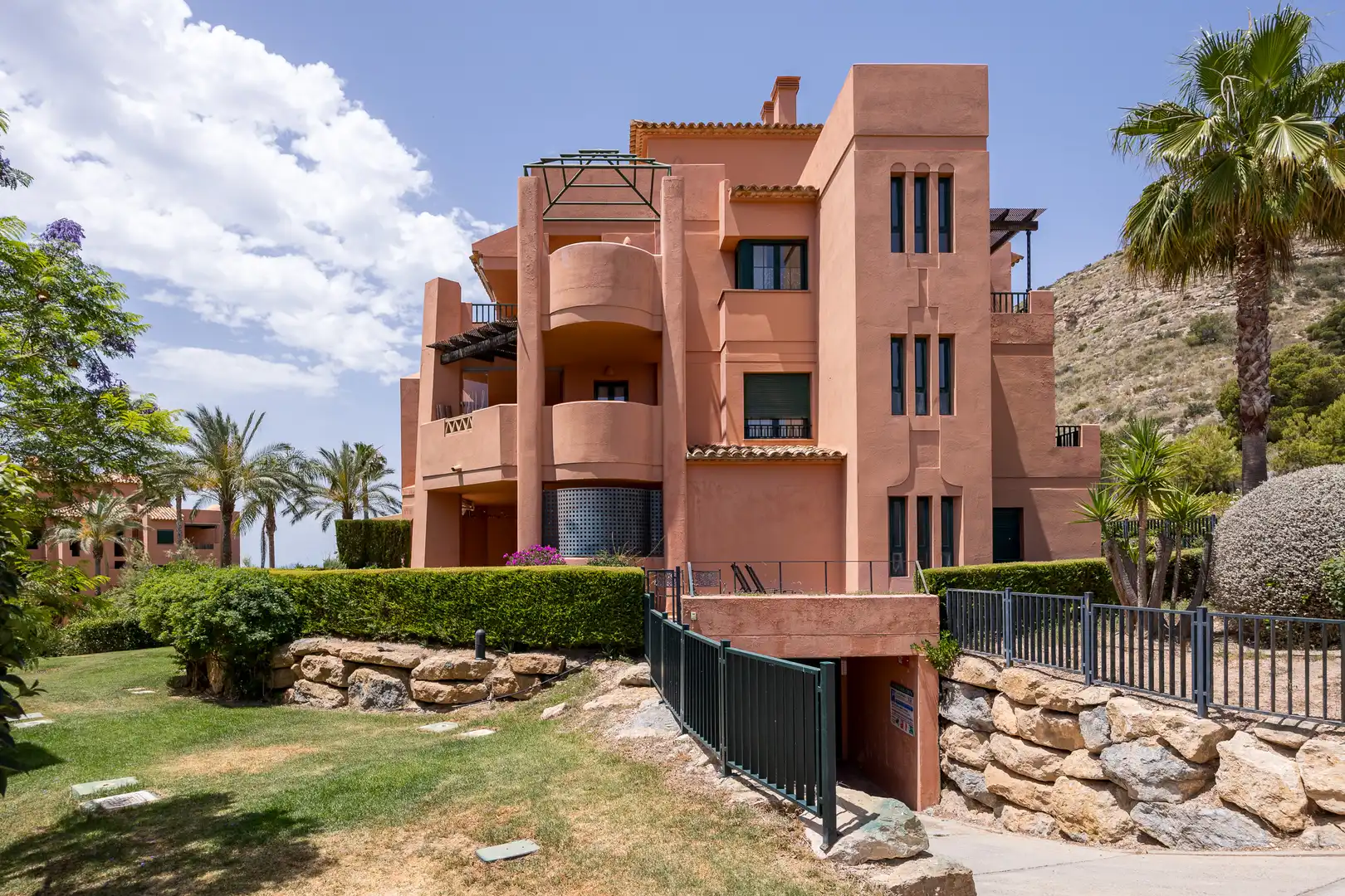Vista exterior de Àtic en venda en Finestrat amb Traster, Piscina i Moblat