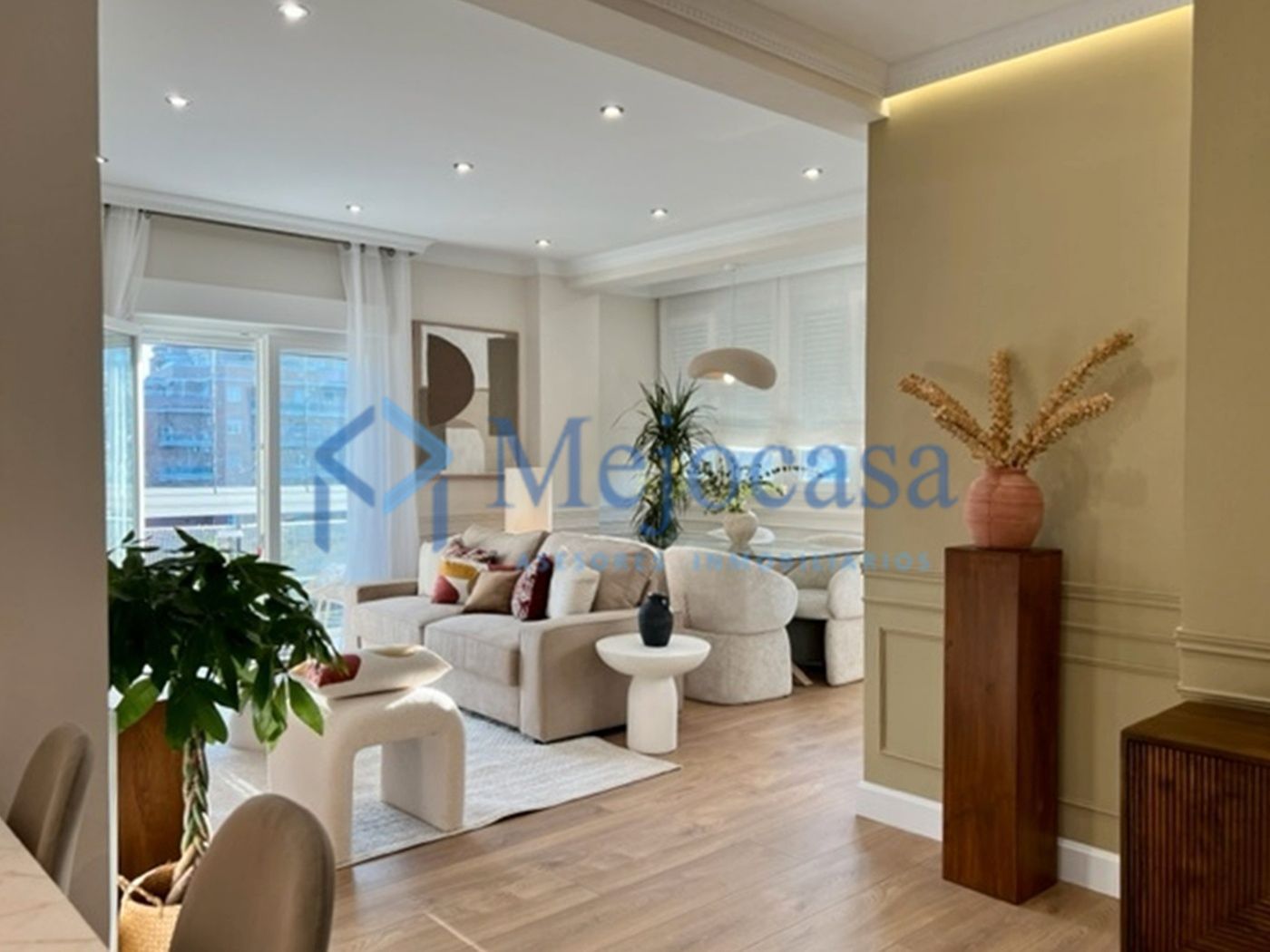 Living room of Flat for sale in  Madrid Capital  with Air Conditioner, Heating and Terrace