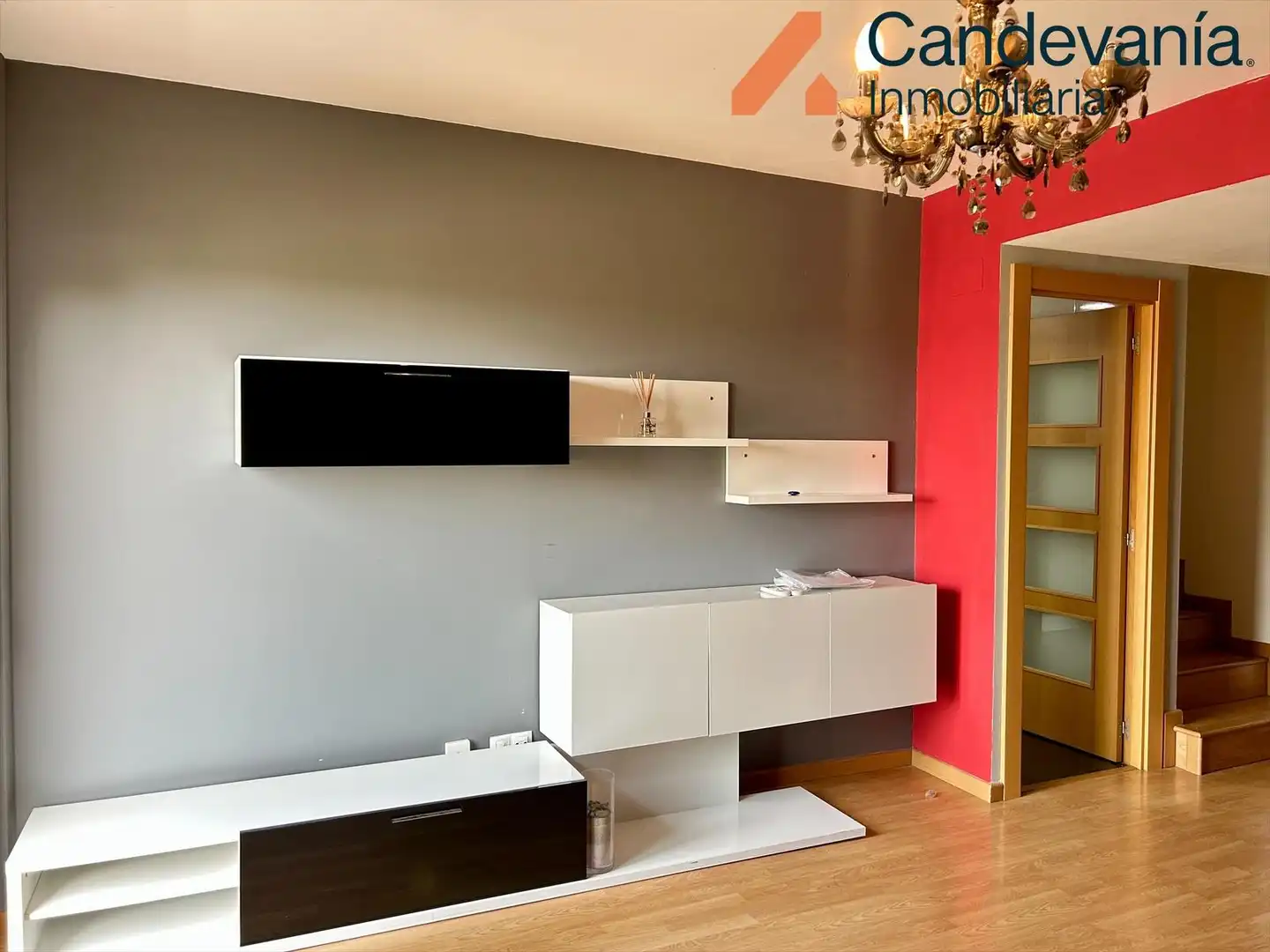 Sala de estar de Casa adosada en venta en Zuera con Calefacción, Jardín privado y Parquet