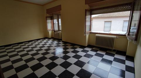 Foto 2 de Casa adosada en venta en Calle Fernández Calzuelas, Campo de Criptana, Ciudad Real