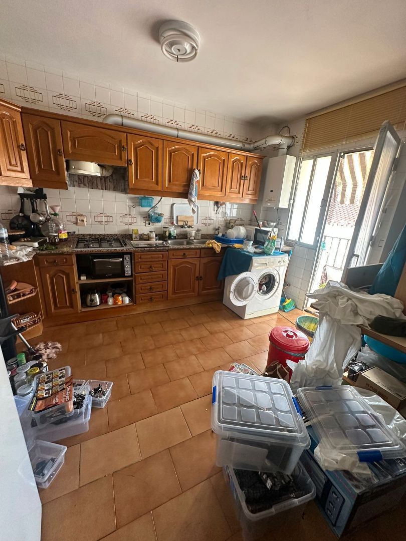Cuina de Pis en venda en Castuera amb Aire condicionat, Terrassa i Moblat