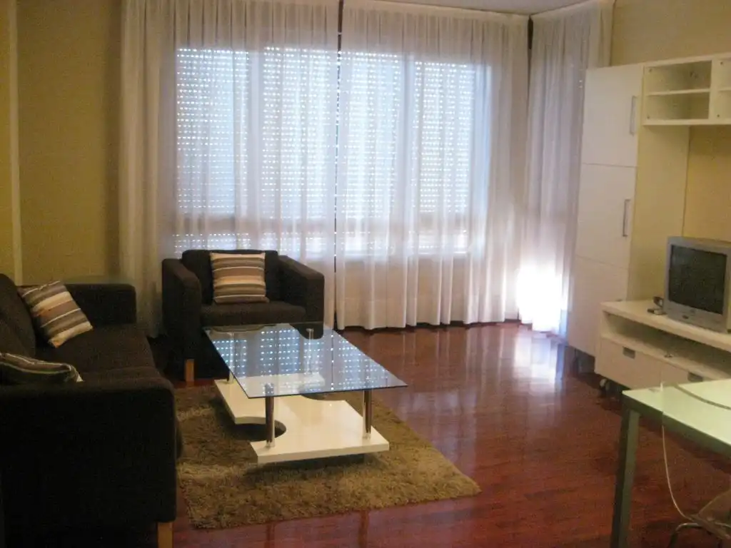 Sala de estar de Piso de alquiler en  Pamplona / Iruña con Calefacción, Amueblado y Balcón