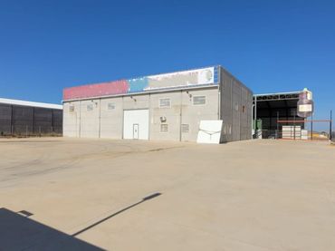 Nave industrial en venta en Valdepeñas