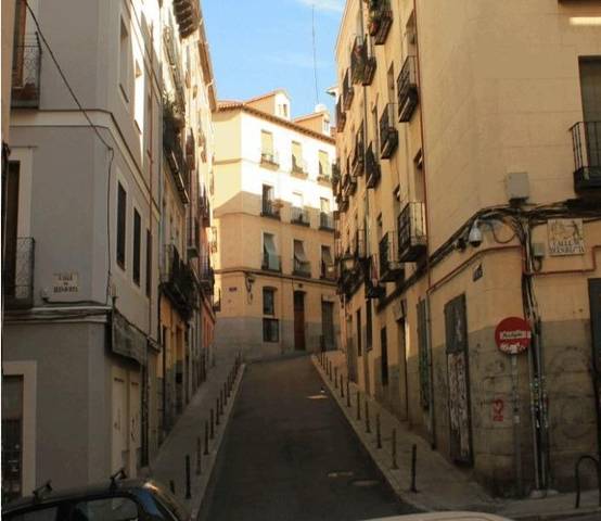 Piso en Venta en Calle TORRECILLA DEL LEAL, 2 en Embajadores - Lavapiés