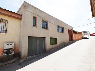 Industrial building for sale in La Puebla de Montalbán