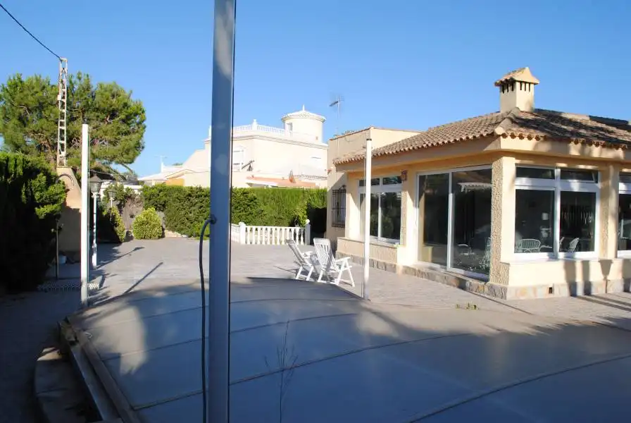 Vista exterior de Residencial en venta en Orihuela