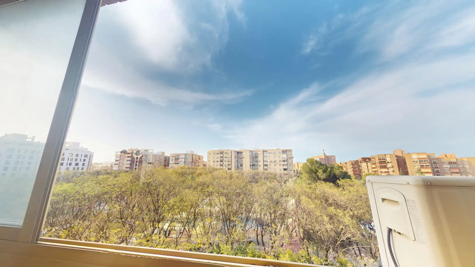 Vista exterior de Pis en venda en Alicante / Alacant amb Aire condicionat, Parquet i Forn