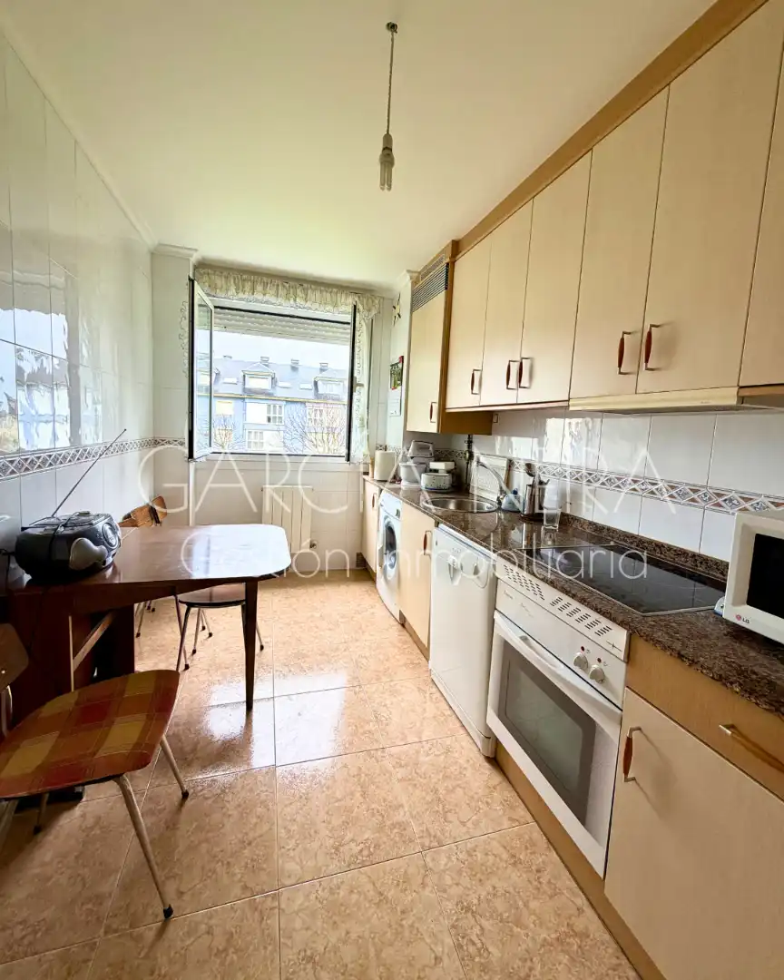 Cocina de Piso en venta en Navia con Calefacción, Parquet y Amueblado