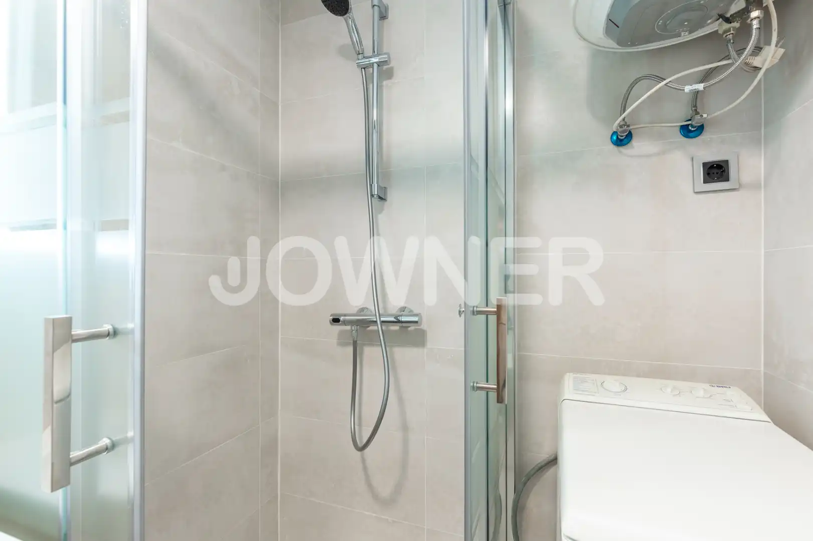 Baño de Estudio de alquiler en Madrid con Aire acondicionado, Calefacción y Horno