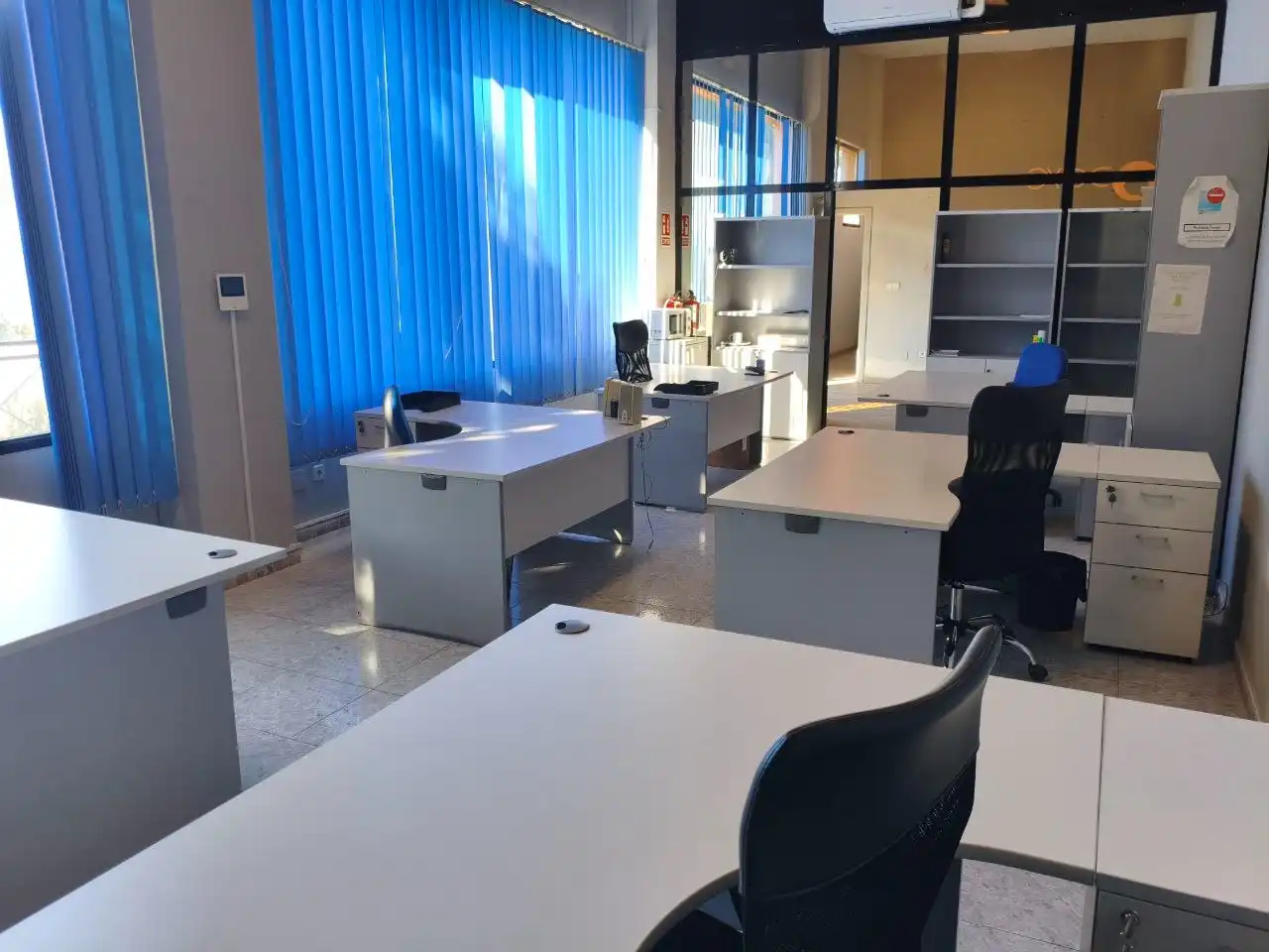 Nau industrial de lloguer en Peligros amb Calefacció i Alarma
