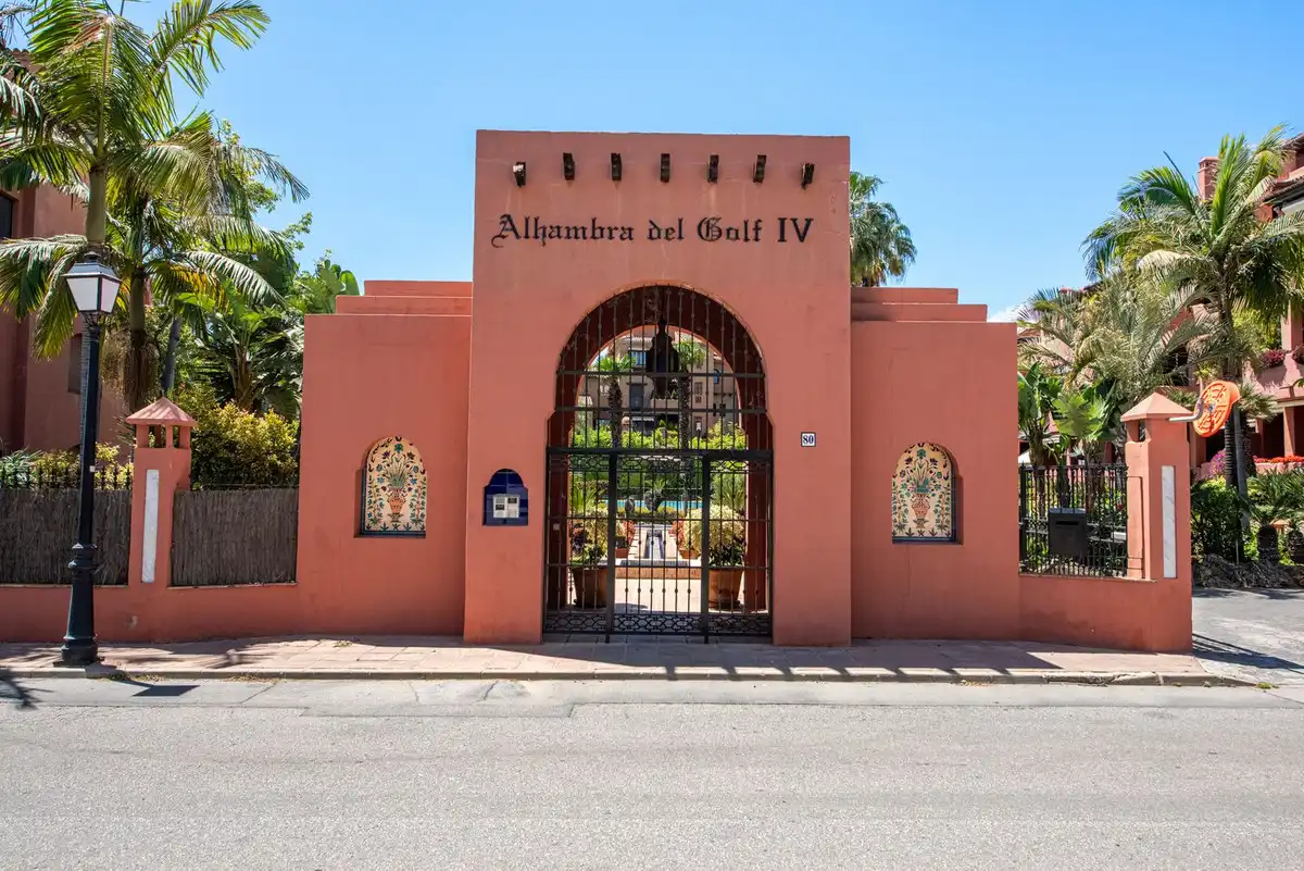 Vista exterior de Piso en venta en Marbella con Aire acondicionado y Trastero