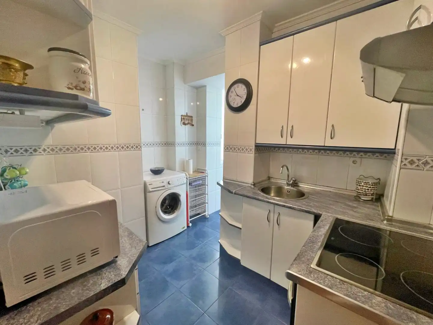 Cocina de Piso en venta en Torrelavega  con Parquet y Balcón