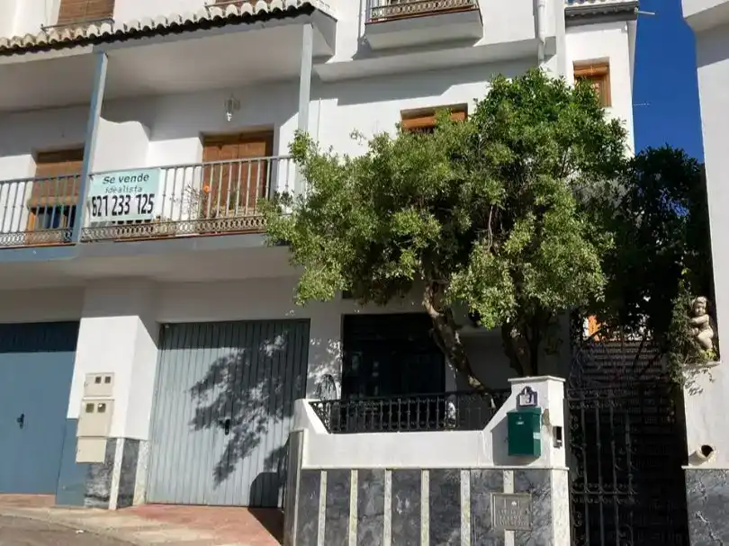 Vista exterior de Casa adosada en venda en Órgiva amb Piscina i Balcó