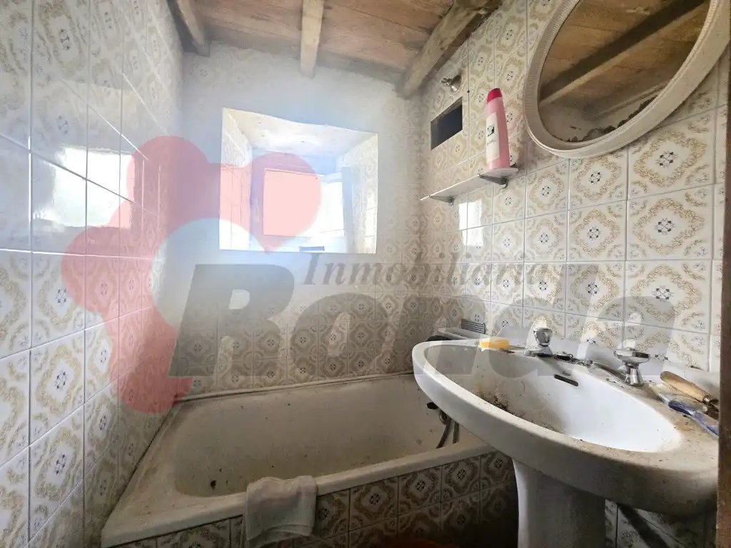 Bathroom of Houses for sale in Lugo