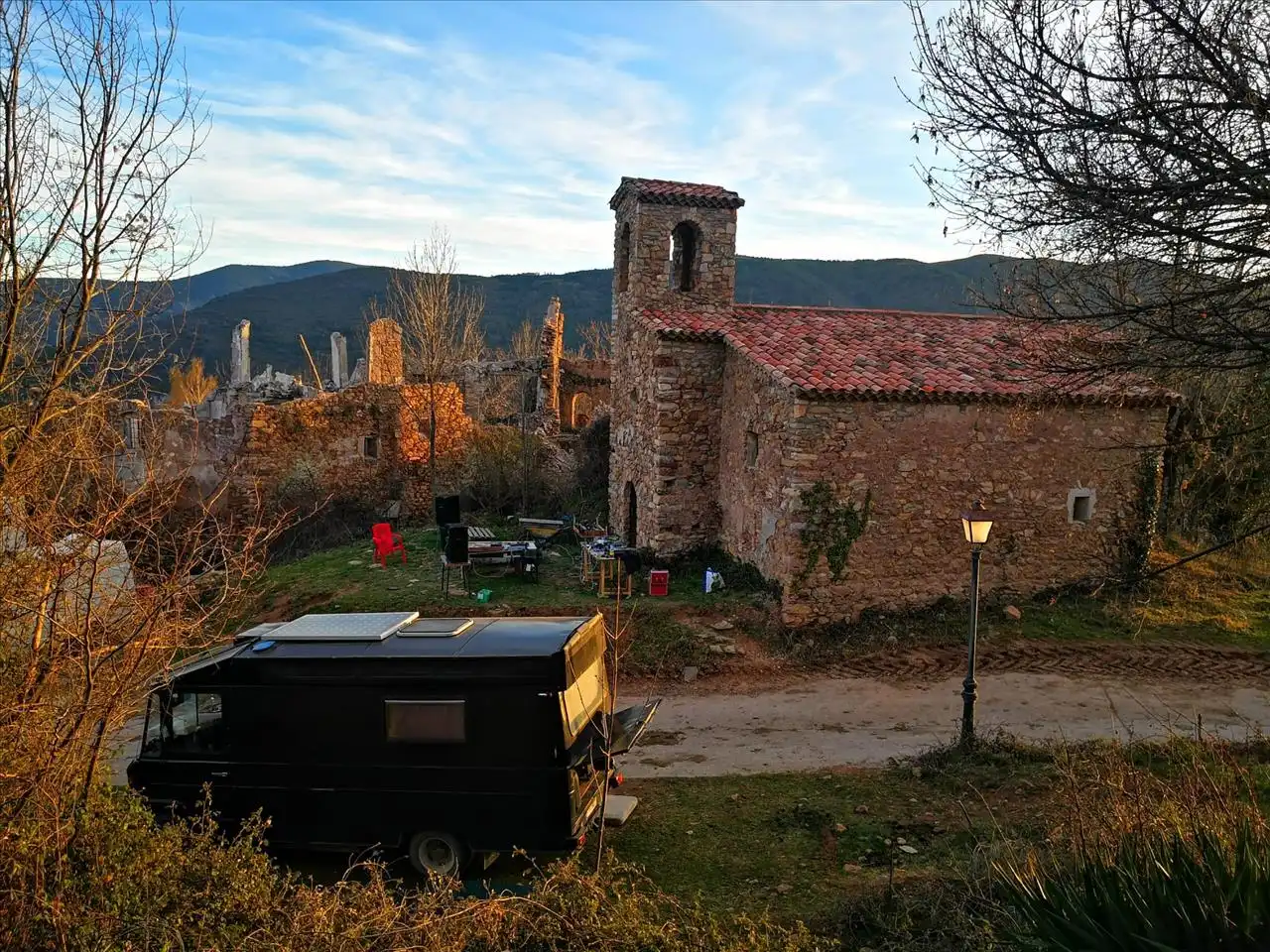 Vista exterior de Pis en venda en Sarroca de Bellera amb Jardí privat