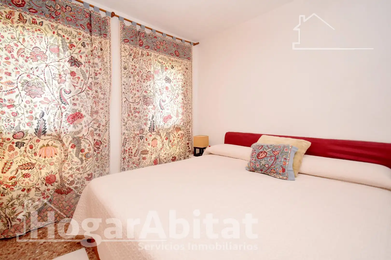 Habitación de Piso en venta en Paterna con Calefacción